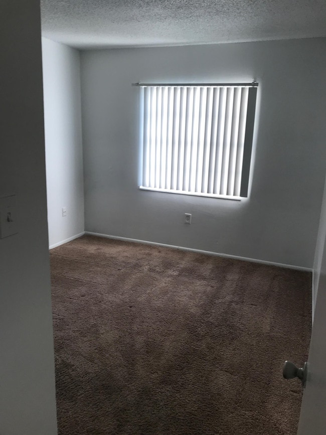 Building Photo - 2501 N Alafaya Trail