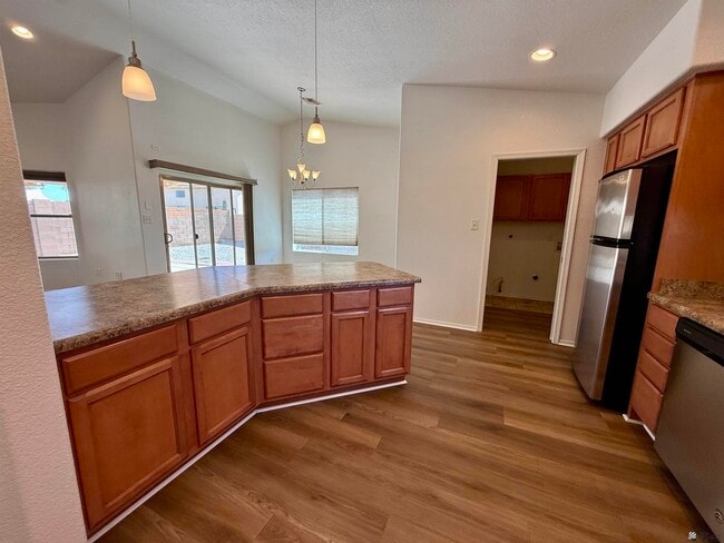 Building Photo - 10607 S Avenida Canela
