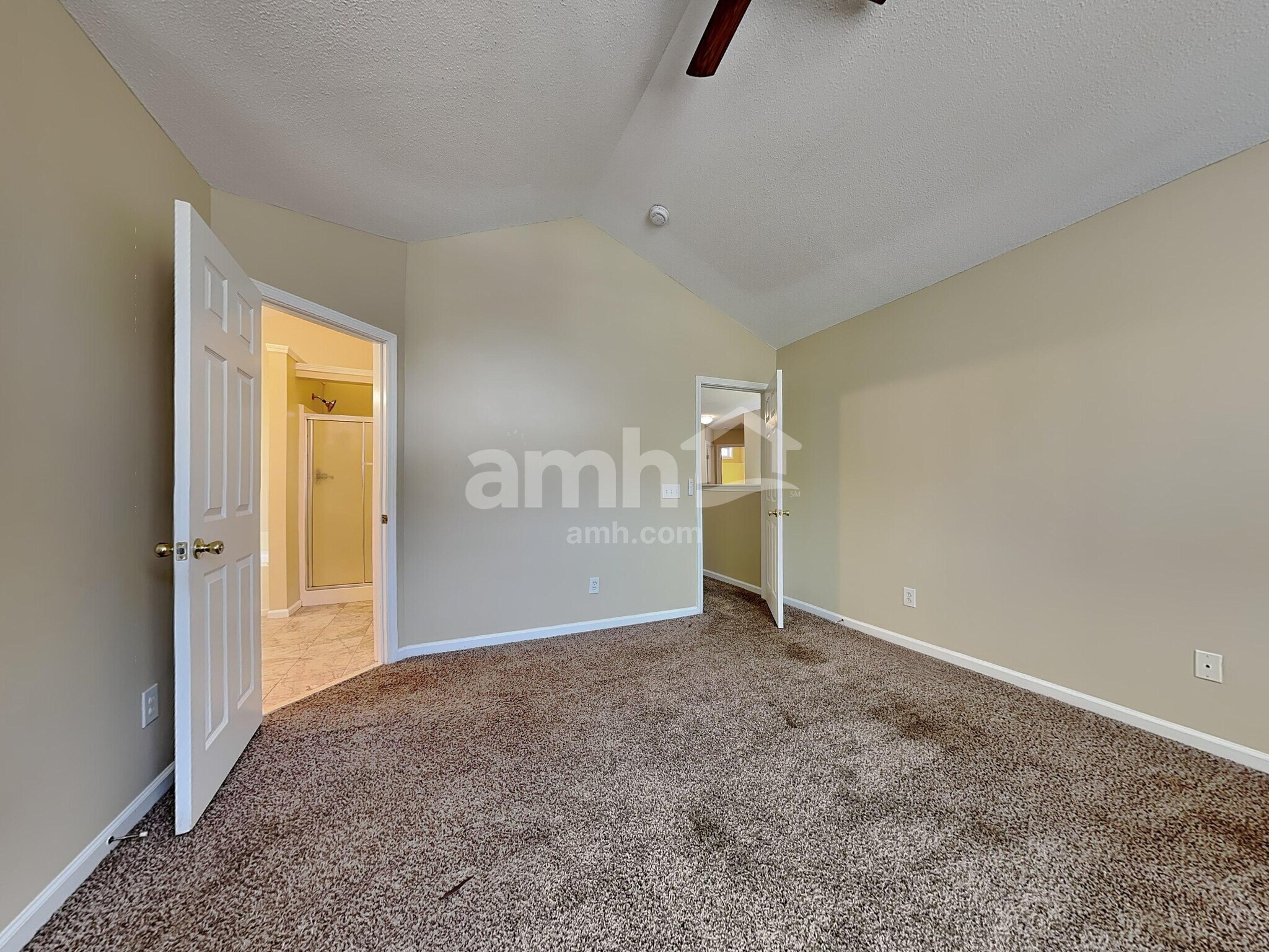 Building Photo - 34 Old Farm Rd