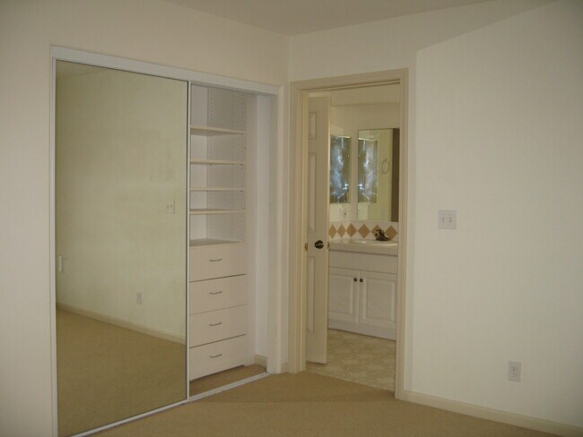 Front bedroom - 11869 Marcasel Ct