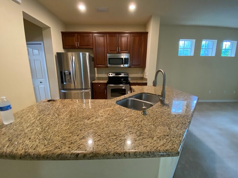 Building Photo - 7415 Arlington Grove Cir