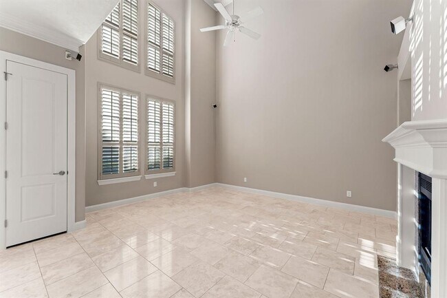 Building Photo - 1038 Memorial Village Dr