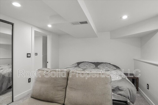 Building Photo - 1039 Melton St
