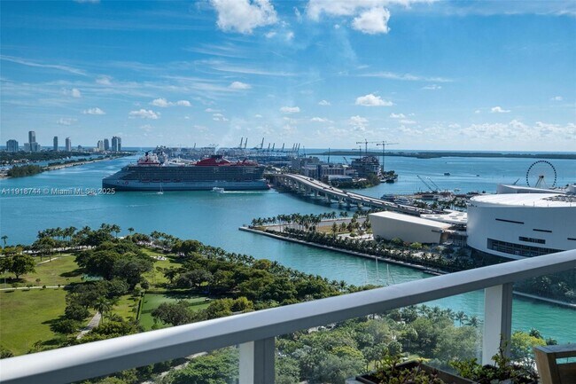 Building Photo - 1040 Biscayne Blvd