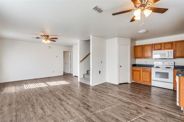 Building Photo - 325 Queens Ct S