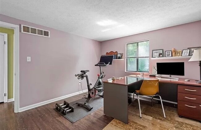 Building Photo - 2716 Bingham Dr