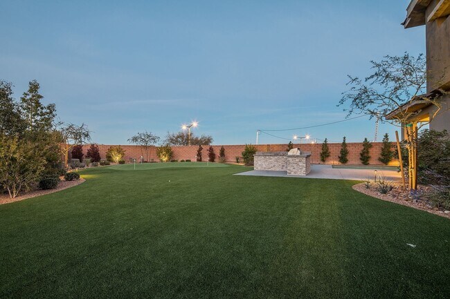 Building Photo - Luxury Home located in The Ridges of Summe...
