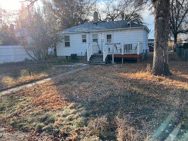 Building Photo - 3 Bed 2 Bath House