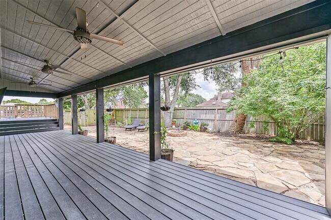 Building Photo - 1801 Vaquero