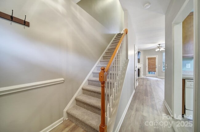 Building Photo - 5037 Sunset Ridge Ct