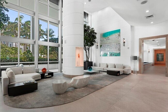 Building Photo - 5959 Collins Ave