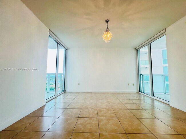 Building Photo - 19400 Turnberry Way