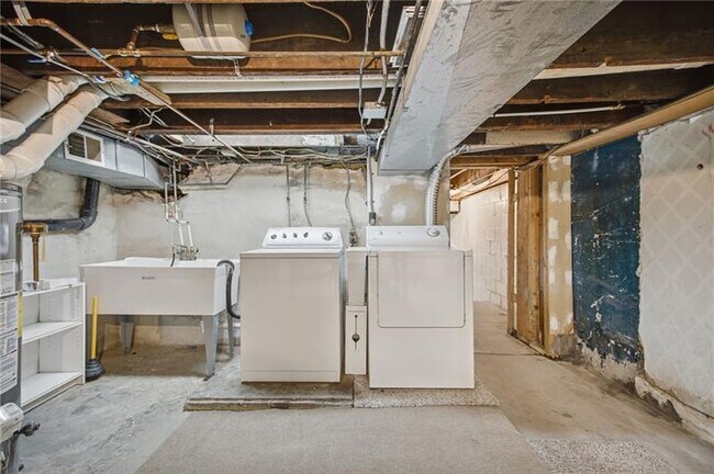Building Photo - 4914 Cypress St