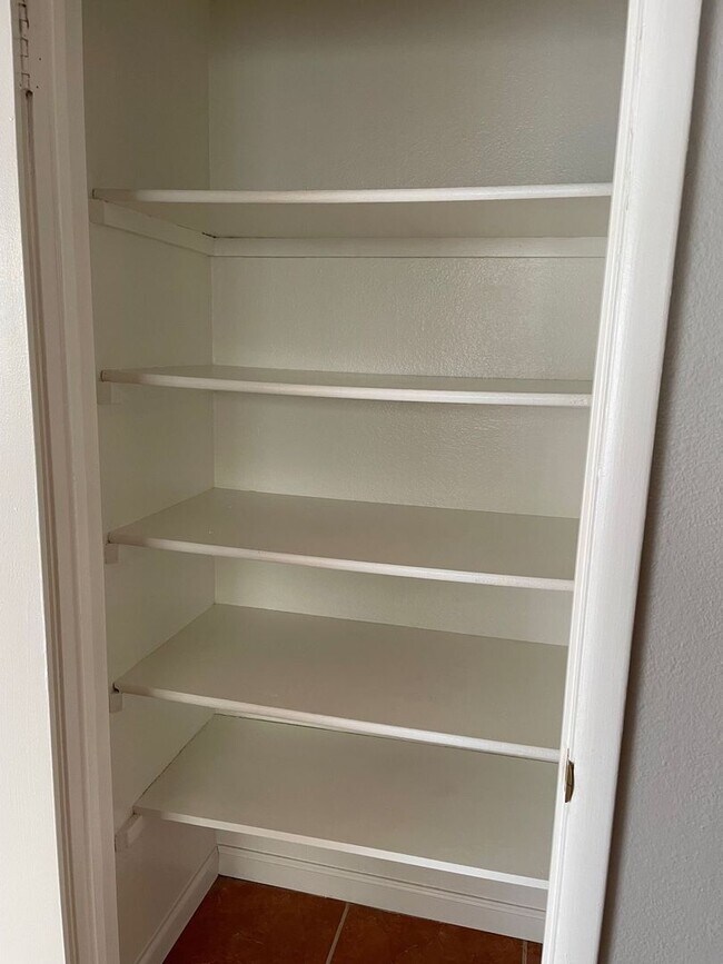 Building Photo - 2 bedroom 2 bath house near Desert Shores/ Available 4/1/2026