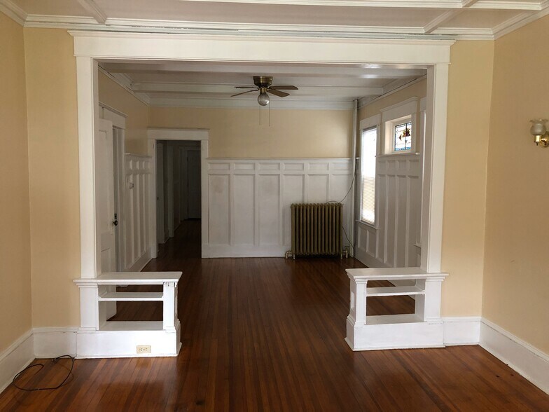 Building Photo - 817 Myrtle Ave