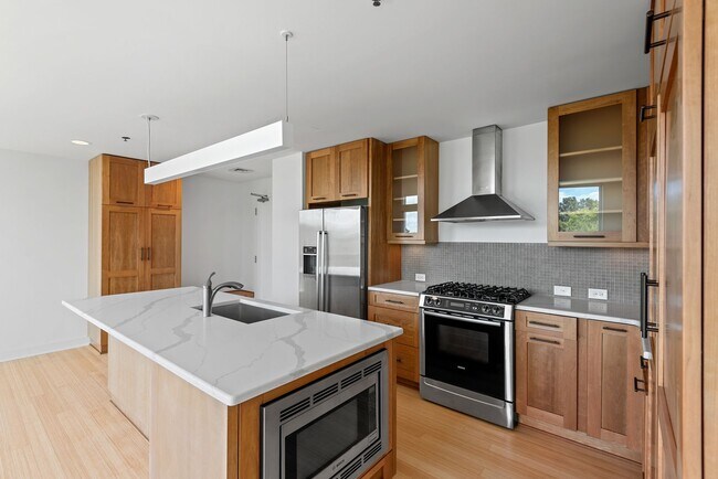 Building Photo - 2BR/2BA Condo at Greenbridge – Available 1...