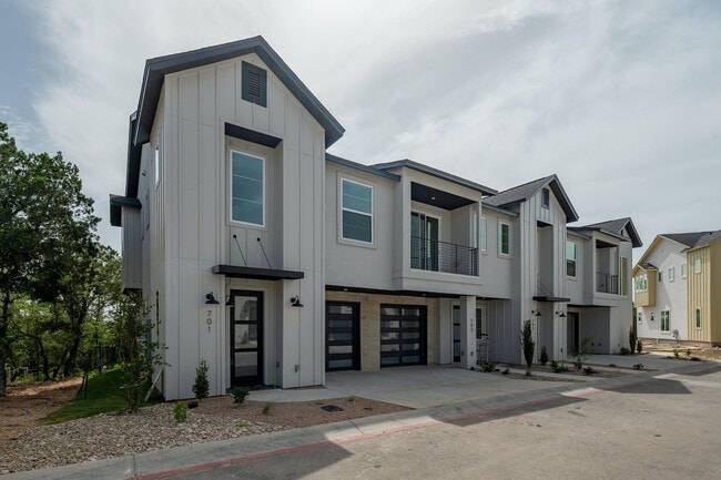 Building Photo - 12001 Vista Parke Dr