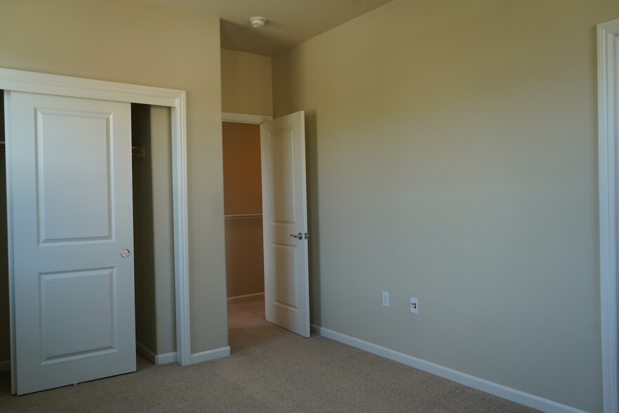 Building Photo - 3019 Ruby Ave