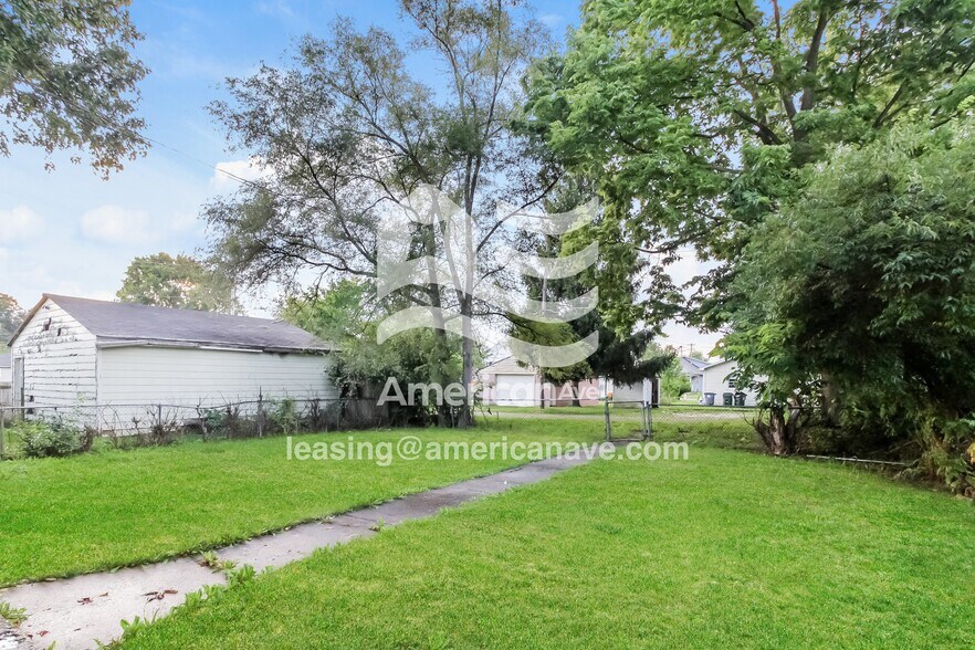 Building Photo - 833 Jefferson St