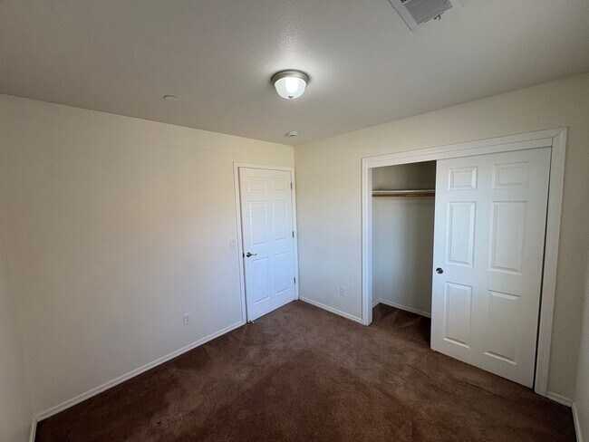 Building Photo - 2111 Bella Oaks Dr