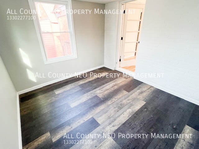 Building Photo - 13526 Cedar Rd