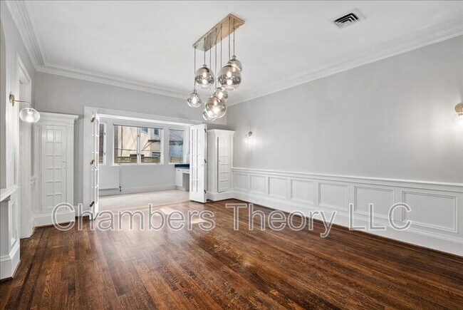 Building Photo - 2355 Ashmead Pl NW