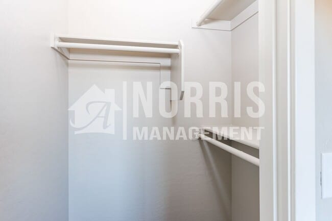 Building Photo - Beautiful Updated Home with ALL Appliances