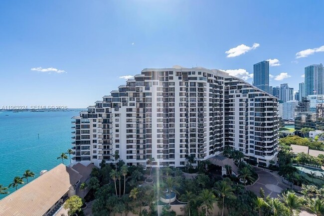 Building Photo - 540 Brickell Key Dr