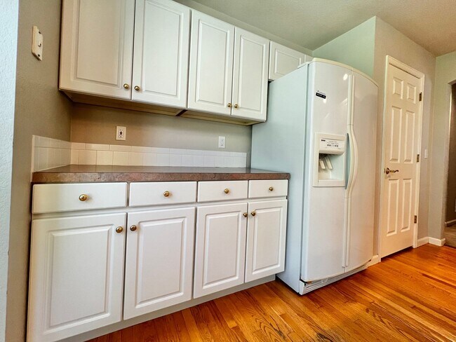 Building Photo - 3 Bed, 3 Bath House in Southeast Fort Coll...