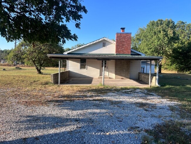 Building Photo - Unique 3 Bedroom Home South of Carl Junction