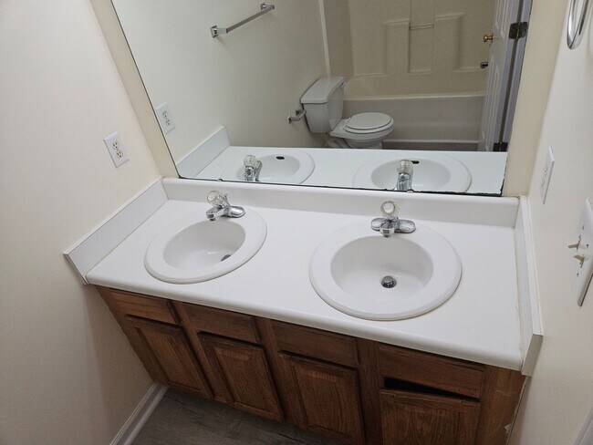 Building Photo - 2225 Violet Bluff Ct