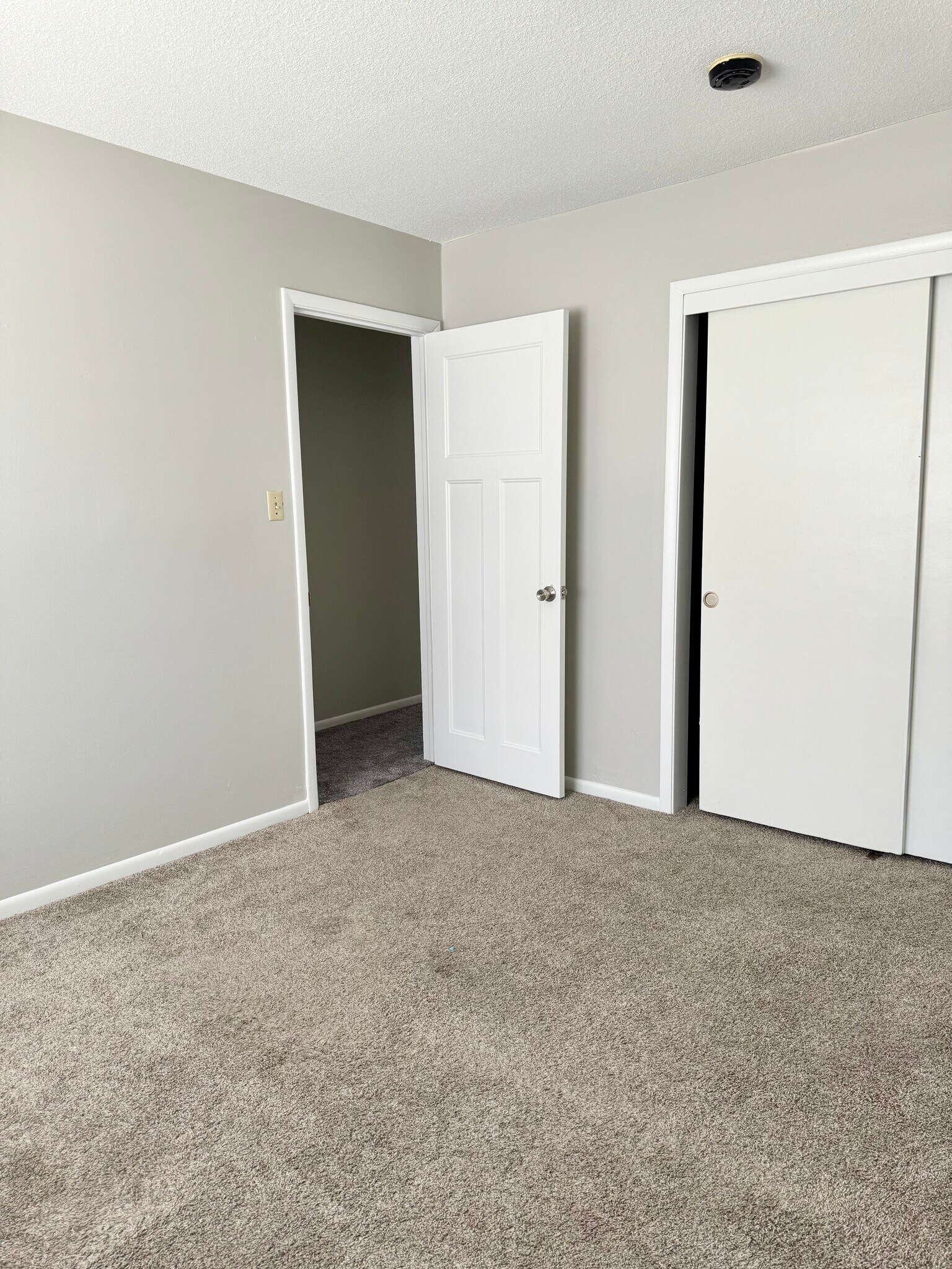 Building Photo - 1921 E 33rd St