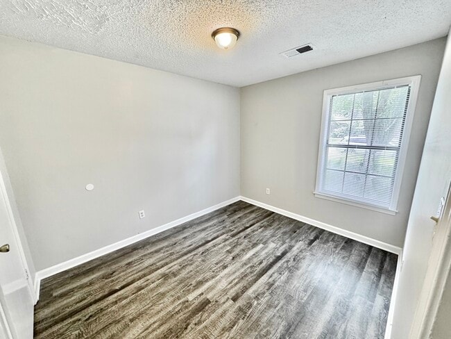 Building Photo - 7242 Rose Trail Dr