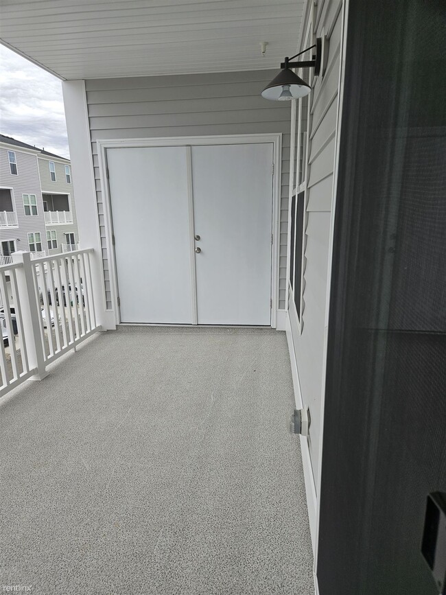 Building Photo - 3 br, 2.5 bath Condo - 807 Birchwood Hill ...