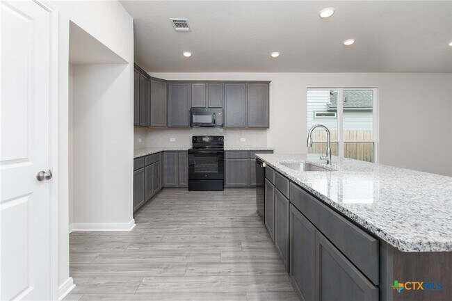 Building Photo - 9806 Kensley Rose Dr