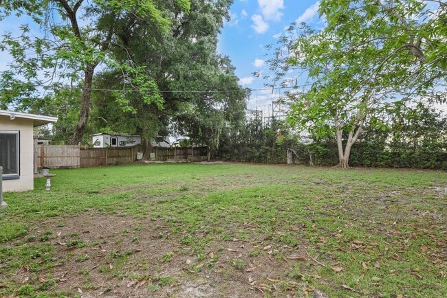 Building Photo - 3 Bedroom home in Belle Isle