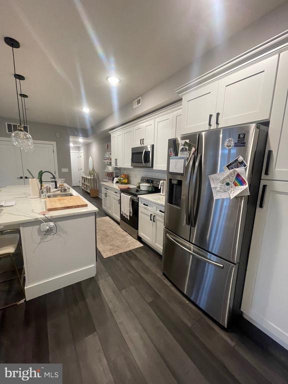 Building Photo - 4001 Ridge Ave