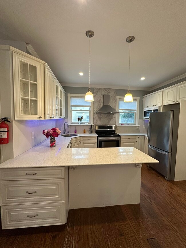 Building Photo - 173 Corabelle Ave