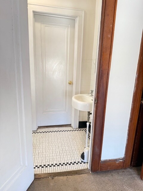 Building Photo - 1203 E Brady St