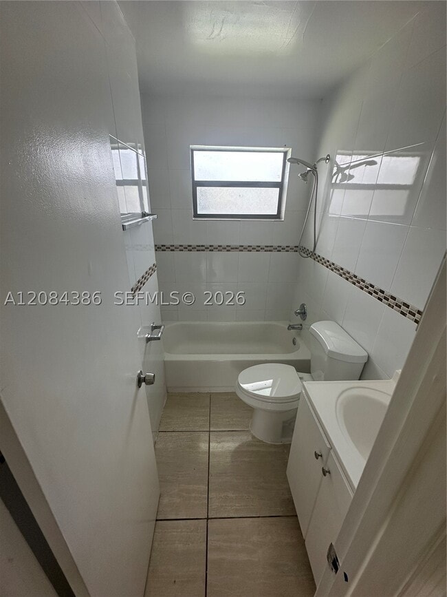 Building Photo - 4120 SW 19th St