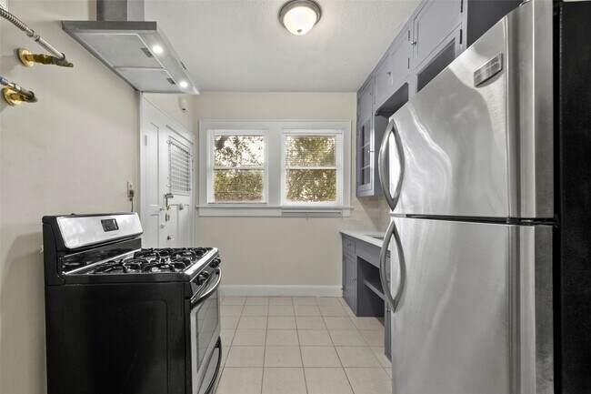 Building Photo - 436 Westmoreland St