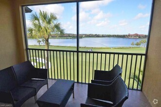 Building Photo - Golfer's Paradise - this Penthouse Floor 2...