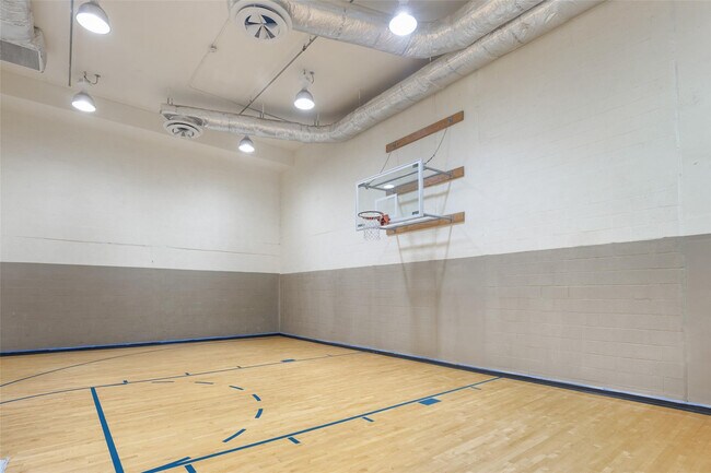 Building Photo - 511 SE 5 Ave