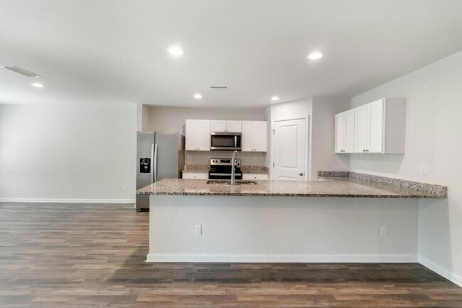 Building Photo - 610 Riverwalk Cir