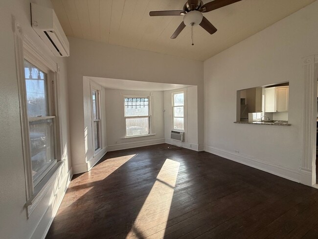 Building Photo - Charming Renovated 1BR Near The Pearl & River Walk