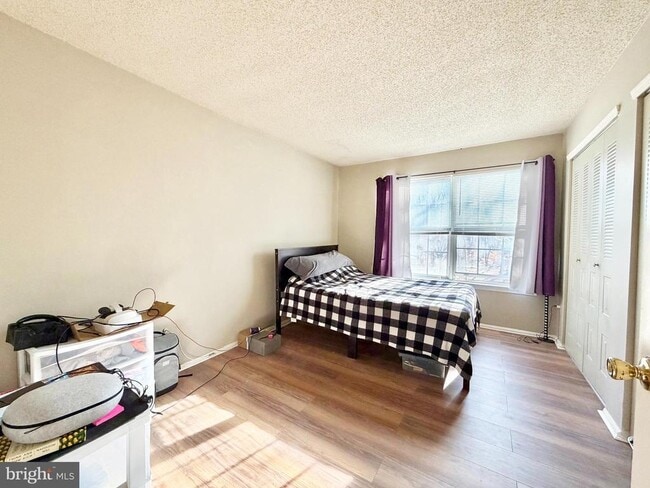 Building Photo - 82 Versailles Ct