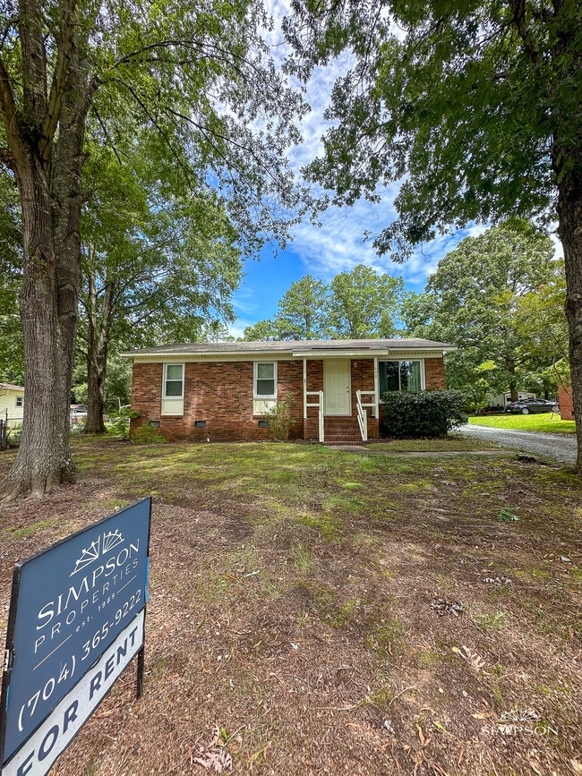 Building Photo - 408 Spring Hill Rd