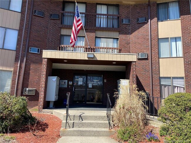 Building Photo - 1315 Cromwell Hills Dr