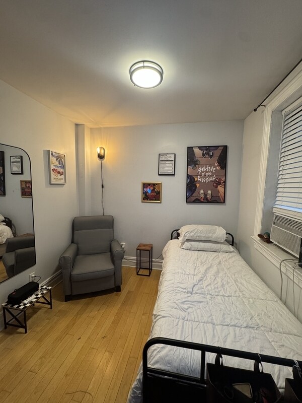 Primary Photo - 254 1st St