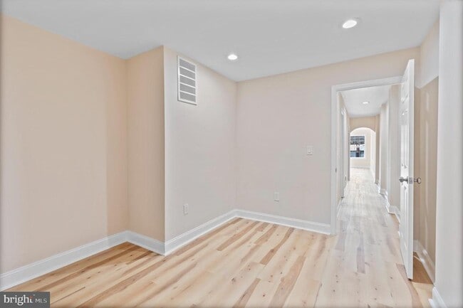 Building Photo - 919 Stiles St